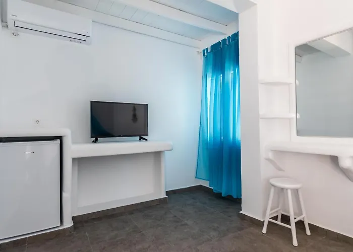 Alexandros Village מלון אדאמאס