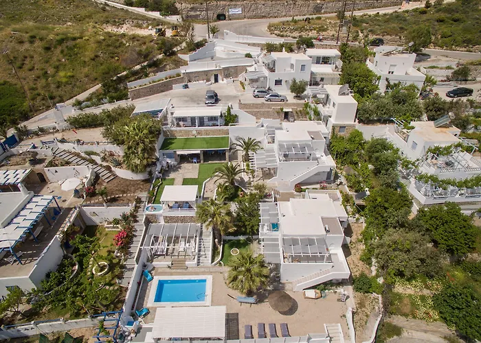 Alexandros Village מלון