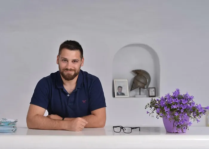 Alexandros Village מלון אדאמאס