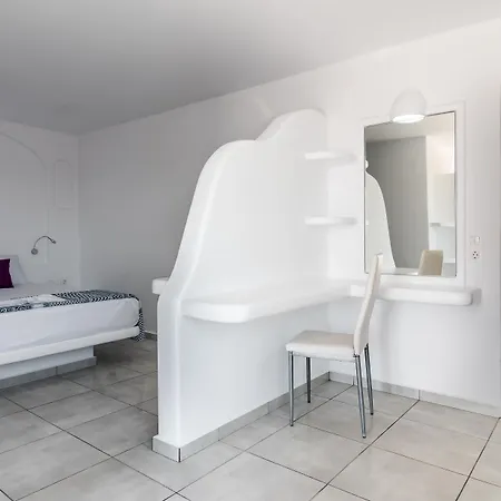 Alexandros Village 3* Adamantas (Milos)