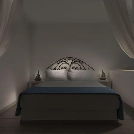 Alexandros Village 3* Adamantas (Milos)