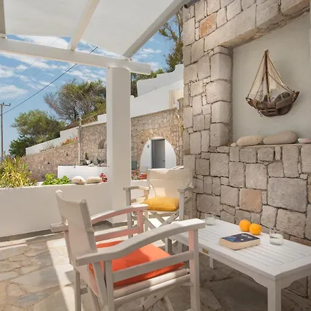Alexandros Village 3* Adamantas (Milos)