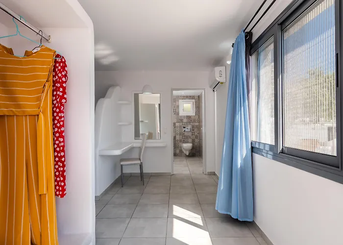 Alexandros Village 3* Adamantas (Milos)